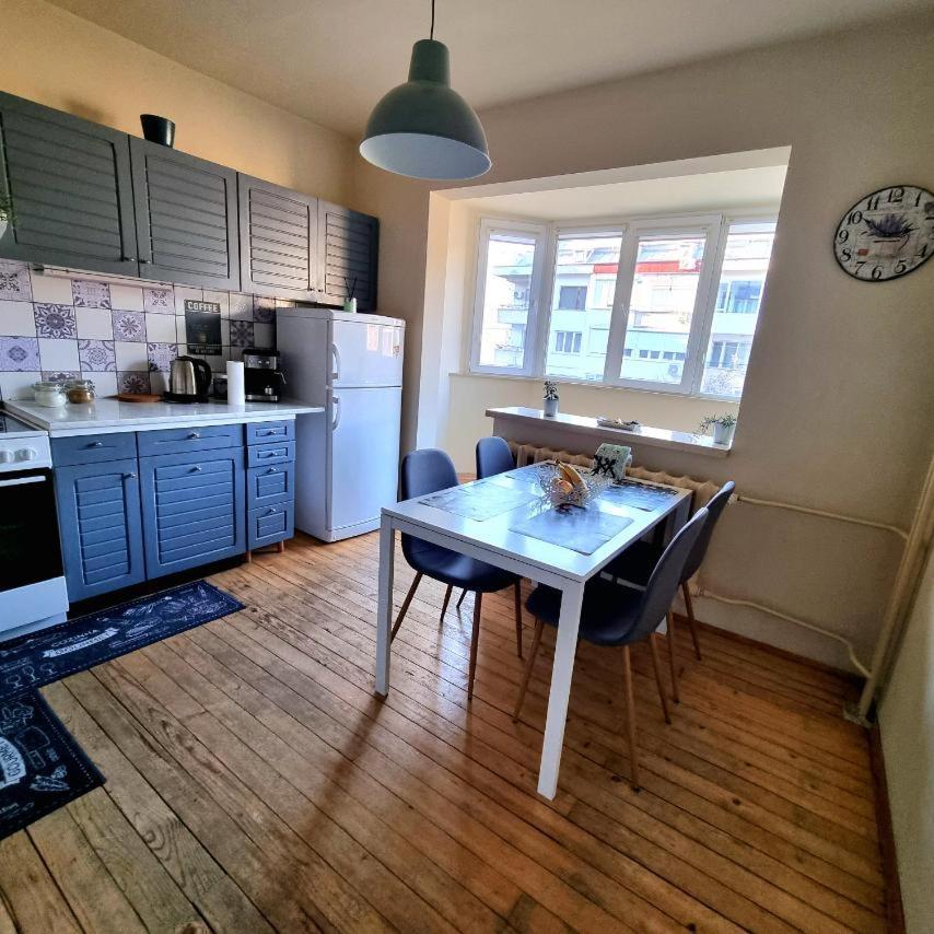 Spacious 3 Bedroom Apartment, Close To Metro Station Sofia Buitenkant foto